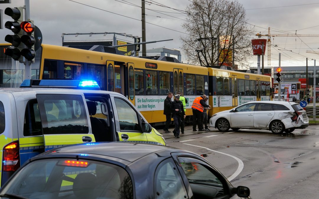The Job and Responsibilities of a Traffic Management Worker